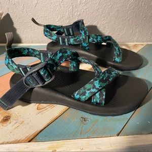 Chaco youth size 3 hiking water outdoors camping